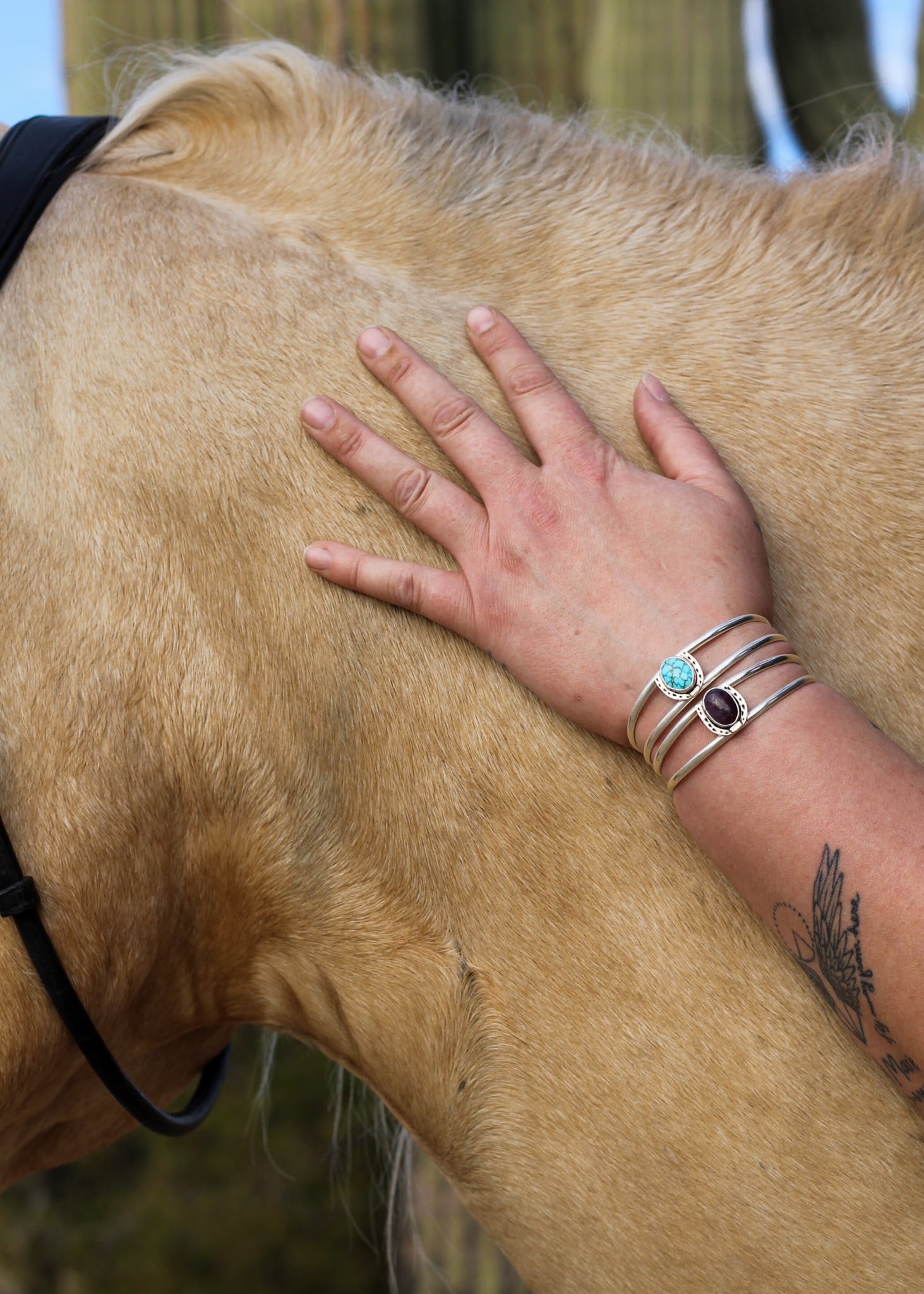 Horse Shoe Stone Cuff