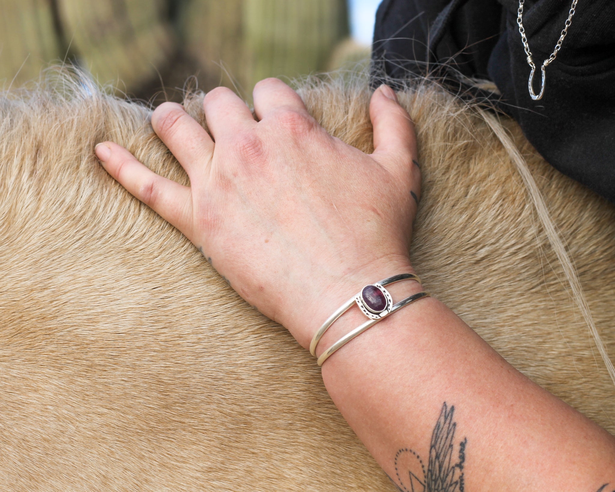 Horse Shoe Stone Cuff